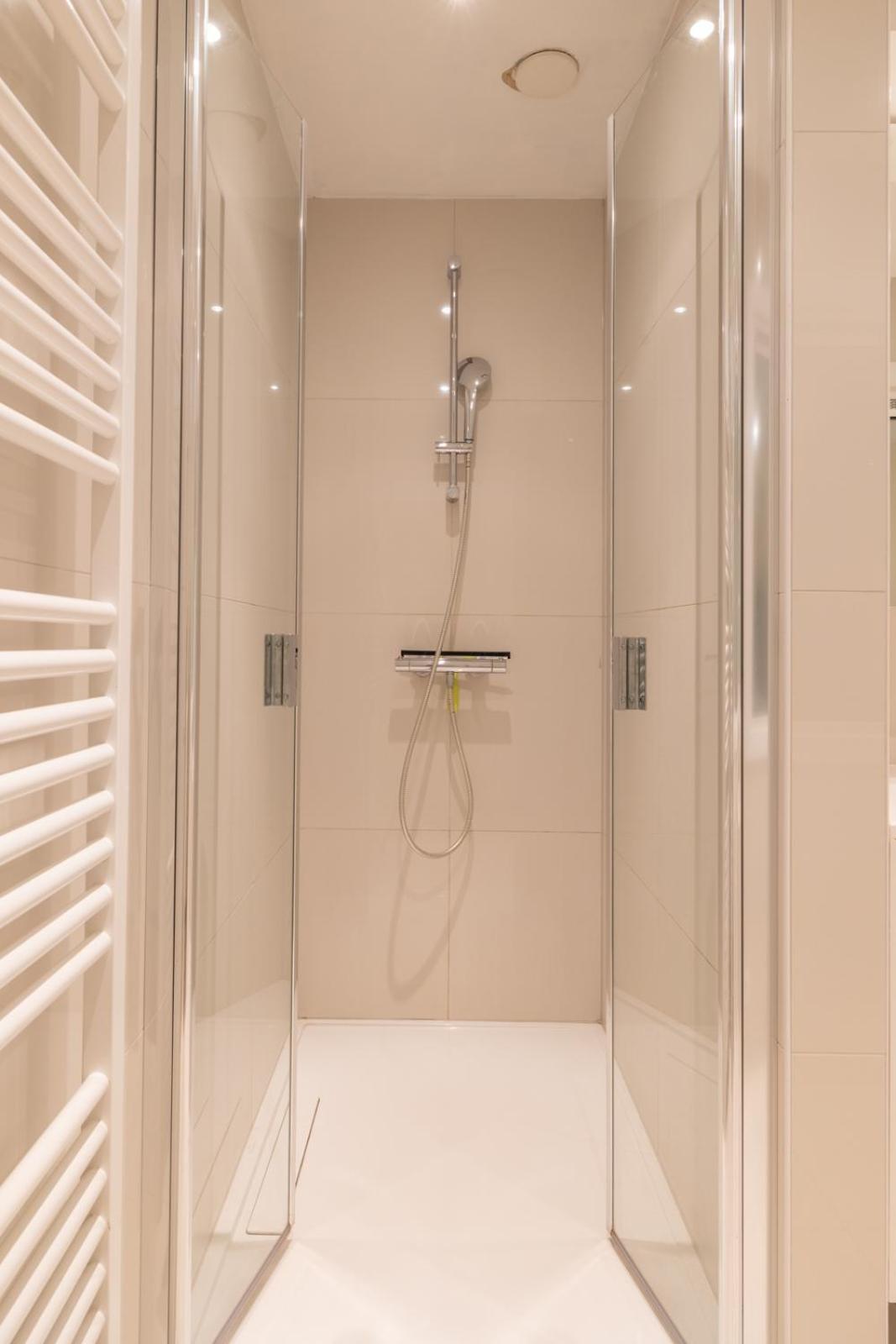 Luxury Family Apartment With Seaview And Jacuzzi Bathtub T48 Ostend Exterior photo